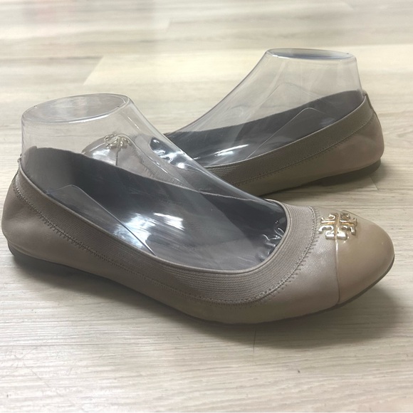 Tory Burch Ballet Flats Jolie Leather Taupe Cap Toe Gold Logo Women Sz 7 Luxury - Picture 7 of 14